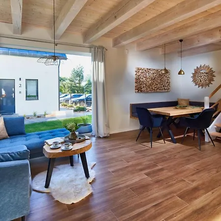 Holiday home Sosnowomi - Caloroczne Na Wynajem